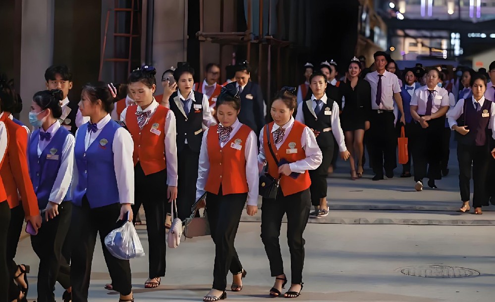 万宝路微信客服团队